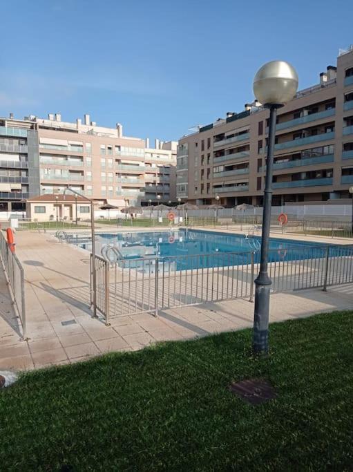 Acogedor Apartamento Con Piscina Y Garaje Apartment Хуеска Екстериор снимка