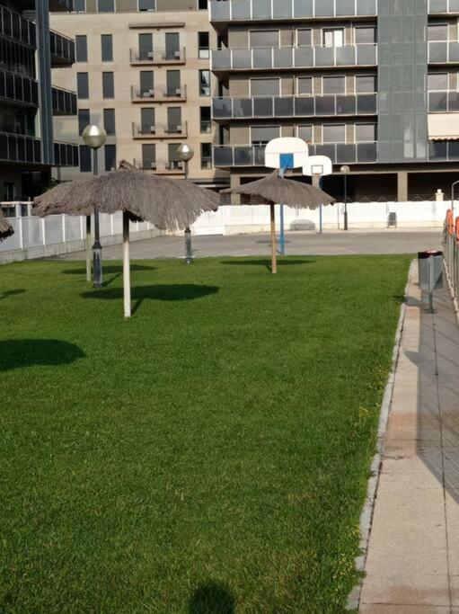 Acogedor Apartamento Con Piscina Y Garaje Apartment Хуеска Екстериор снимка