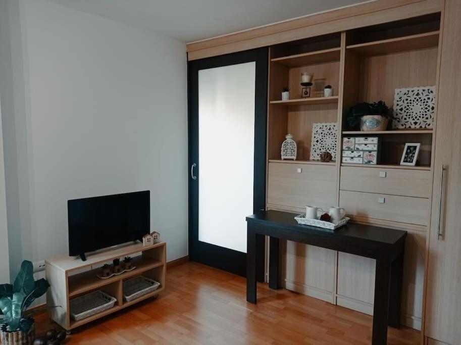 Acogedor Apartamento Con Piscina Y Garaje Apartment Хуеска Екстериор снимка